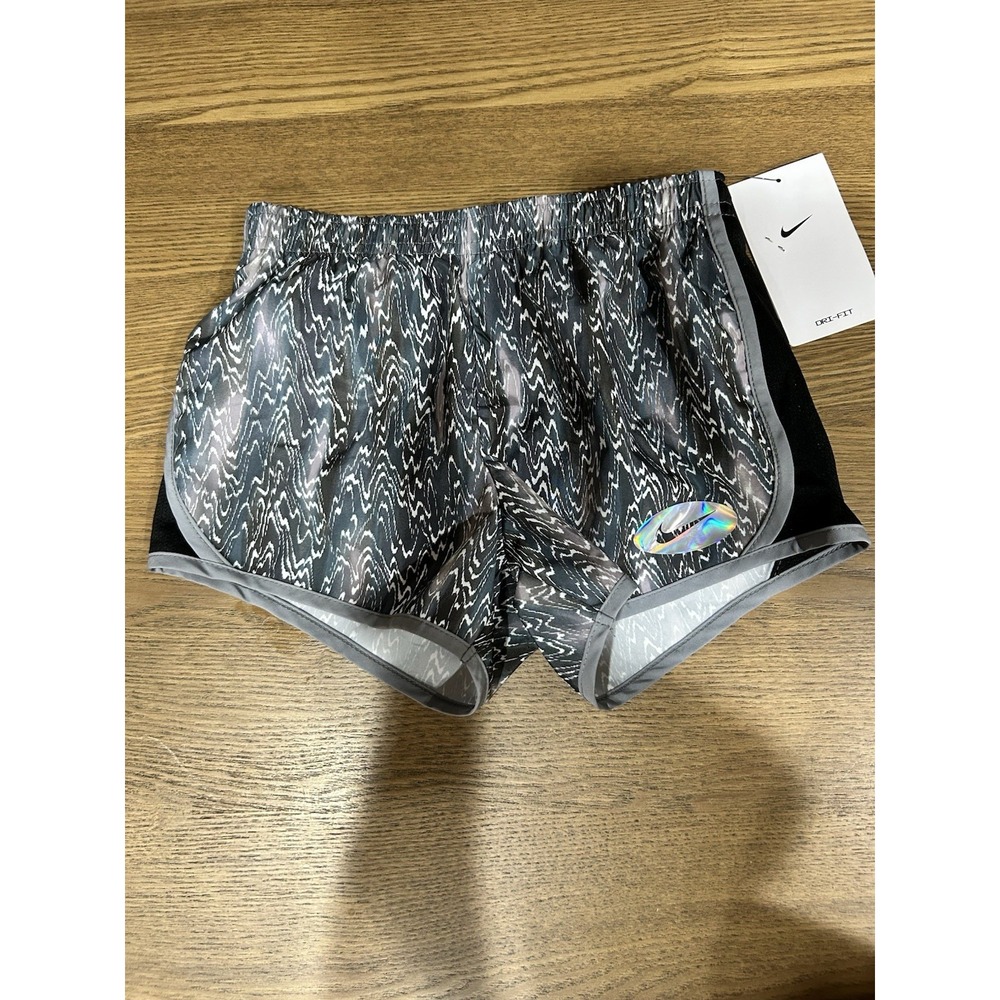 Nike‎ Girls' Shirt and Shorts Set Size 6X (6 7 YRS)
